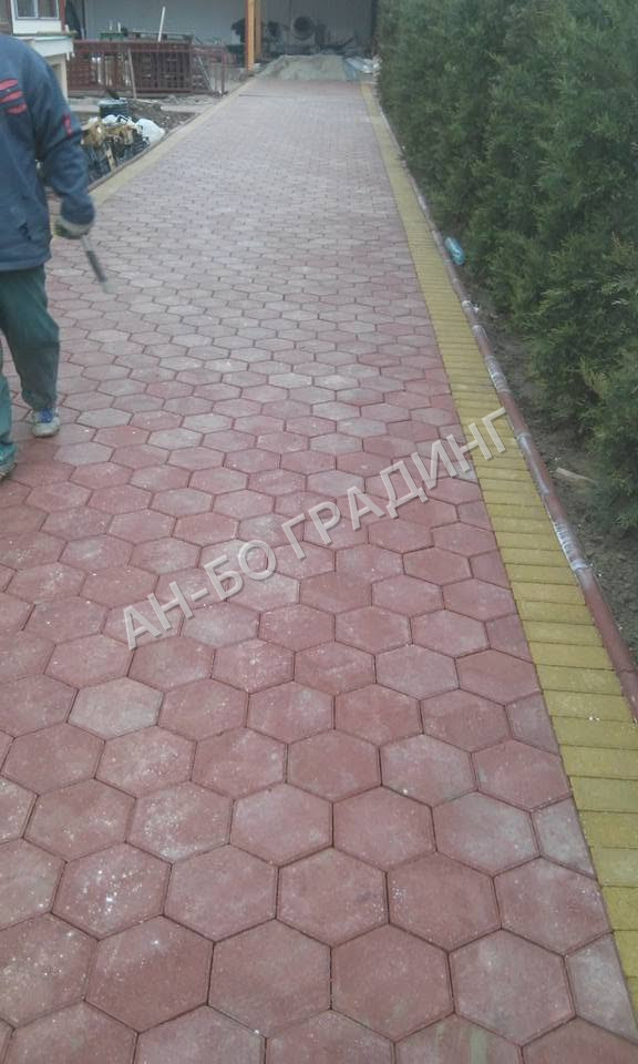 Поплочување на влез и скали со бекатон